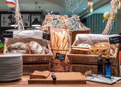 烘焙原材料供應商的全國連鎖與網(wǎng)絡游戲服務的跨界融合